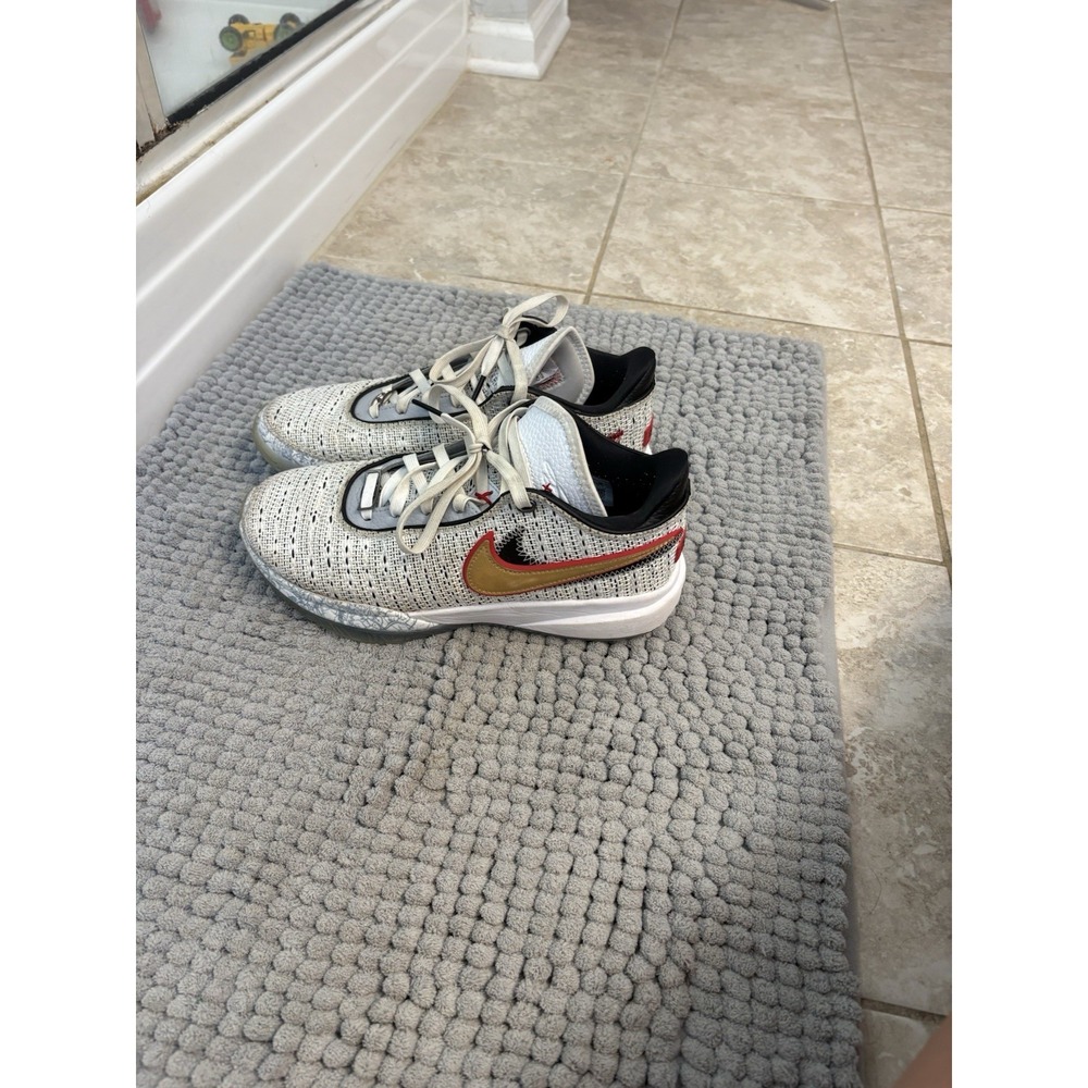 Nike‎ LeBron XX 20 Pink Diamond Youth 7 Basketball Shoes DQ8651-100 White Gold